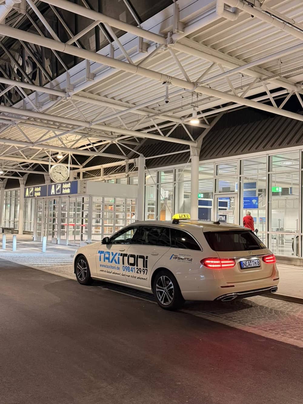 Taxi Toni Flughafentransfer am Flughafen Nürnberg