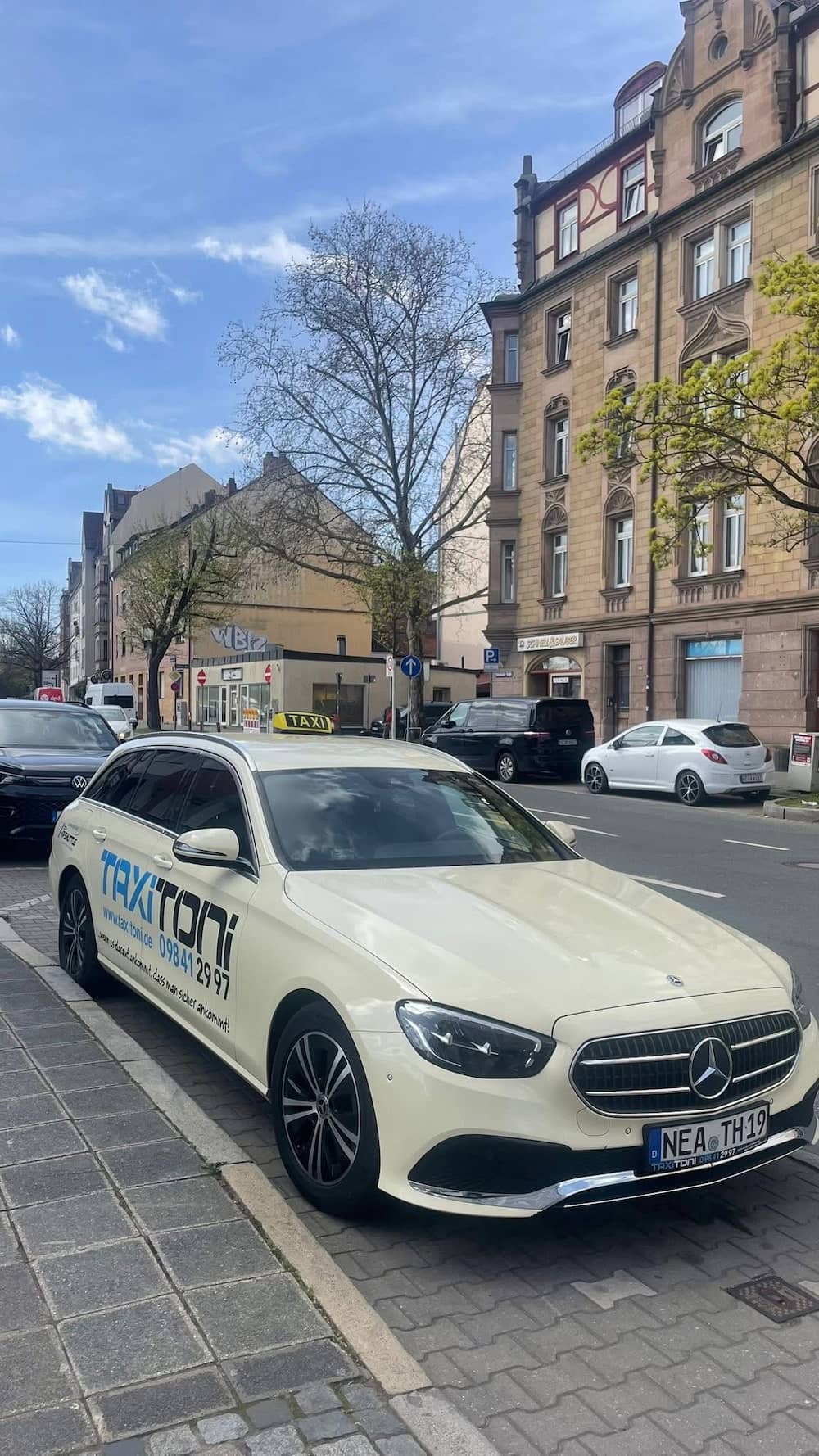 Taxi Toni Fahrzeug in Bad Windsheim – Ihr Taxi in der Stadt